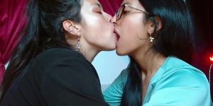 Real Lesbian Lovers Hot Tongue Kissing+Spit On Face+Facelicking