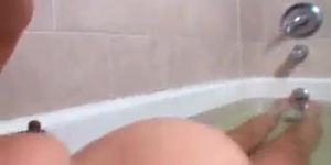 Hot Pregnant Webcam Girl In The Bath tub
