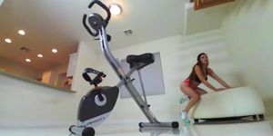 Veronica squirts after a workout (Veronica Vain)