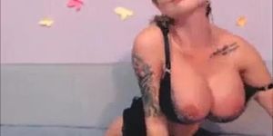 Bigtits milf masturbate with toy live show
