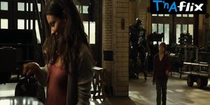 Evangeline Lilly Sexy Scene  in Real Steel