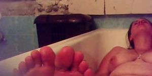 Orgasm of my mom in bath tube Hidden cam - video 1