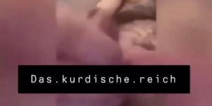 Deutschrapper Sinan-G wichst in der Badewanne