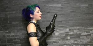 Proxy Paige On Leather (Kylie Amour)