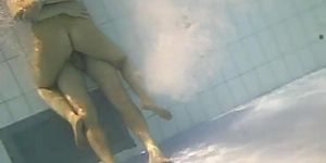 Couples Amateur Sex Fun Into Public Pool