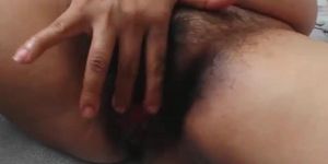 ALIVEGIRL.net Horny Middle Eastern slut Arya masturbates a wet hairy gap