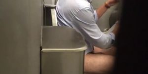 Str8 spy daddy in public toilet