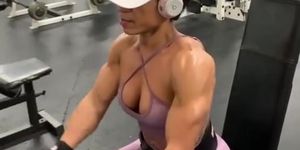 female bodybuiilder fbb workout