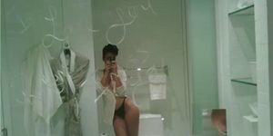 MUST SEE! Rihanna!!! PICS AND A VIDEO! MUST SEE