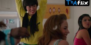Alexis Knapp Sexy Scene  in Pitch Perfect 2