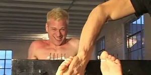 FOOT FRIENDS - A blonde twink dude tied up and tickled all over his body (Rusty (IS))