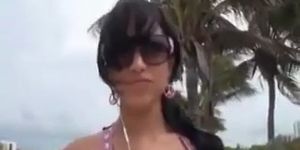 Abella en la playa habló de sexo (Abella Anderson)