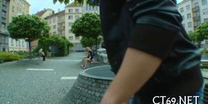 כלבה רוכבת על דונג עבה - וידאו 4