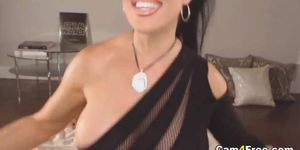 Girl with big boobs mastrubates on cam