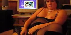 Homevideo - volwassen meisje in zwarte lingerie