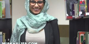 MIA KHALIFA - Lebanese Queen Removes Her Hijab And Clothes In A Public Library