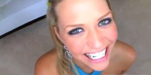 Round ass blonde gets huge facial