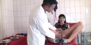 Lady gets her pussy spread and creampied by the doctor