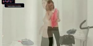 Hot Tall yoga model getting cumin her wet spandex
