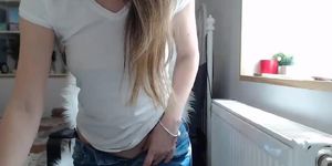 Hot girl masturbate in tight jeans on webcam