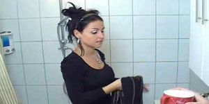 Hot College Girl wird in der Dusche gefickt