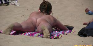 SPY BEACH - Big PUSSY Lips Close-Up Voyeur Beach Amateurs MILFS Video