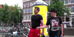 本物のオランダのprozzieはコックを吸う