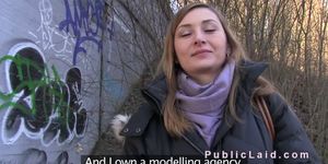 Fake agent bangs Czech amateur in public