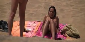 Couple wanting to fuck on the beach in Spain.