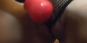 Fit girl toys herself with vibrator & 9 in dildo before squirting on camera
