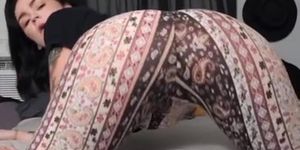 Big Ass Gf In Leggings