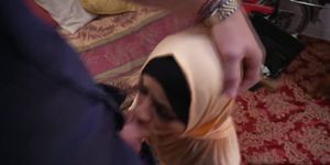Arab hottie blows and gets filled from behind