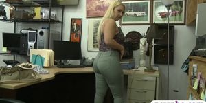 Huge ass and big boobs woman pussy nailed by pawn dude