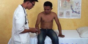 Asian twink amateur sucked off by doctor
