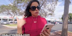 reality kings -Thicc latina Luna Star doms dude in the car