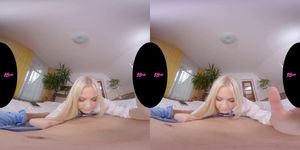 18Vr Blonde Teen Girl Nikki Hill Knows She Is Your Anal Queen