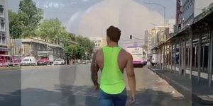 Bodybuilder Jordano García's hypnotic bum in tight jeans