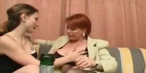 Mature Mom and Girl -lesbian games
