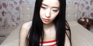 Evasisi_01 looking her brother on webcam