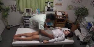 Japonais adolescent incroyable Sexe harcelé par faux chiropratique