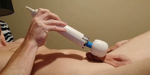 Jerking off with the Hitachi Wand