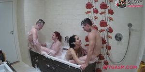 Foursome bubble orgy in the bathtube