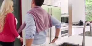 Blonde arrives at dudes house and seduces him in the kitchen