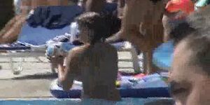 Versteckte Kamera in einem Schwimmbad