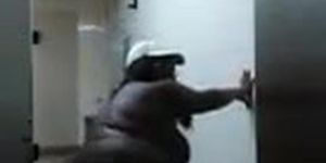 Big ratchet Ebony Caught twerking in Wal-Mart