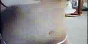 Webcam - fille blonde montrant ses seins