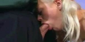 mari et femme baisent la baby-sitter (Husband and Wife)