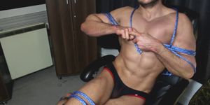 MUSCLE BONDAGE IN ROPE
