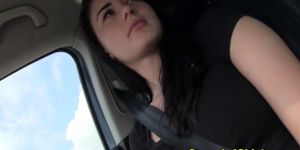 Amateur hitcher giving blowbang to her driver