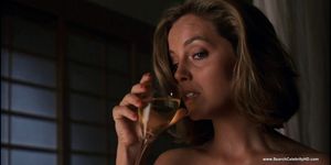 SEARCH CELEBRITY HD - Scènes de nu de Greta Scacchi - Présumé innocent